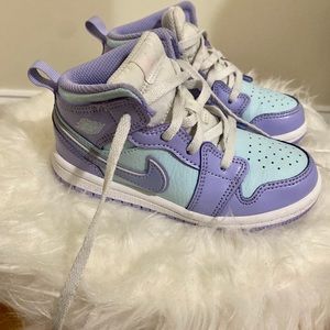 Jordan 1 Mid - Purple Pulse/Arctic Punch (TD)